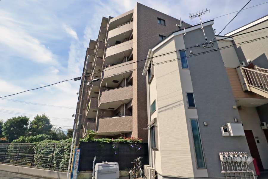 シティウインズ新川崎壱番館の外観（東側から）