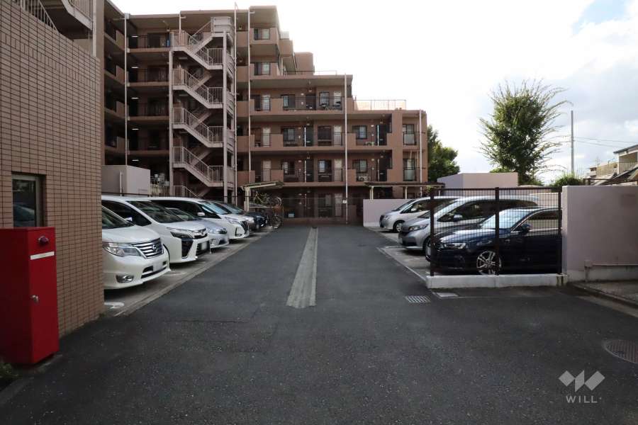 敷地内駐車場（屋外平面式）