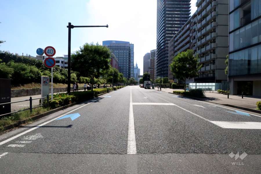 敷地東側の前面道路