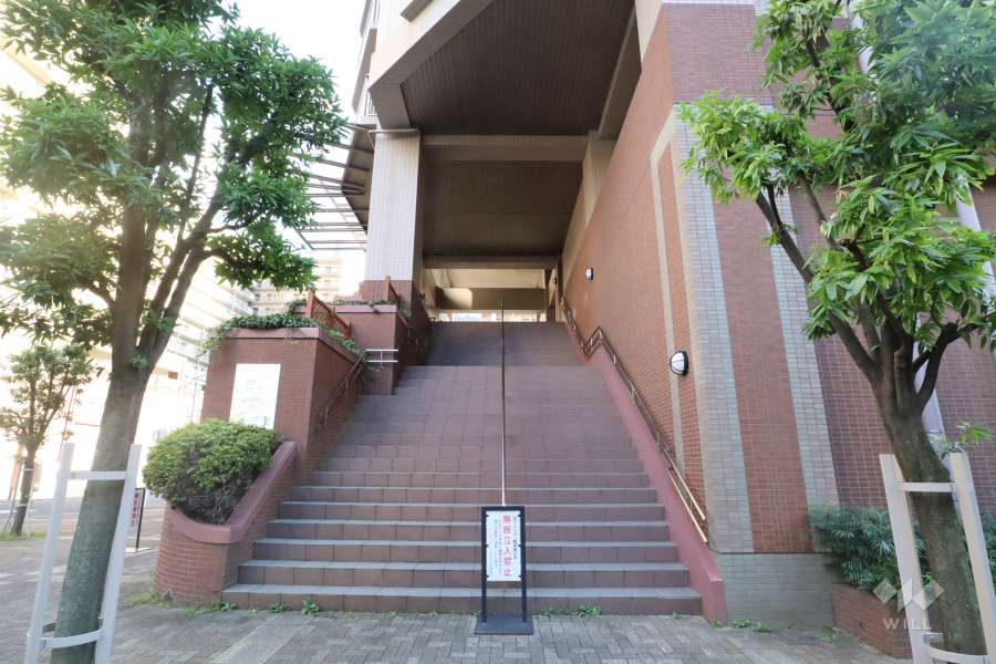 エントランスアプローチ　