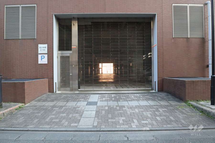 駐車場の出入り口（リングシャッター付き）　