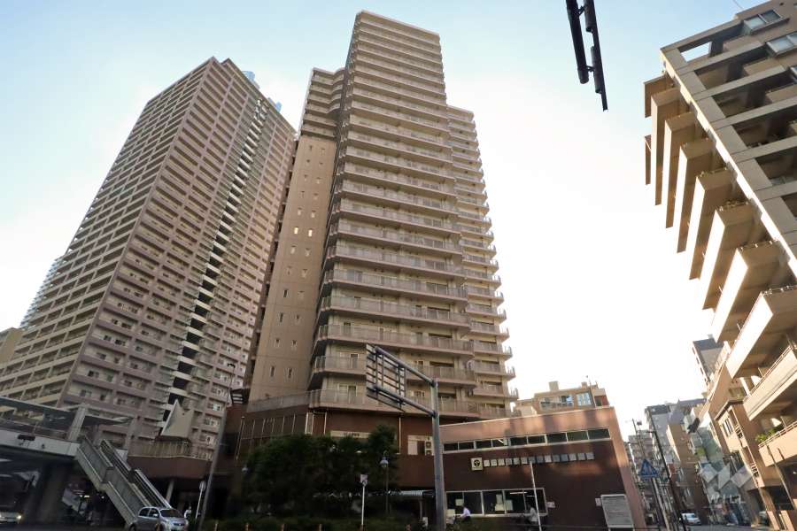 イクス川崎ザタワーの外観（北東側から）
