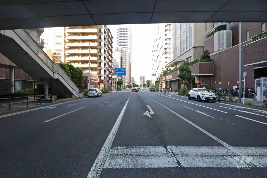 敷地東側の前面道路（ミューザ通り）
