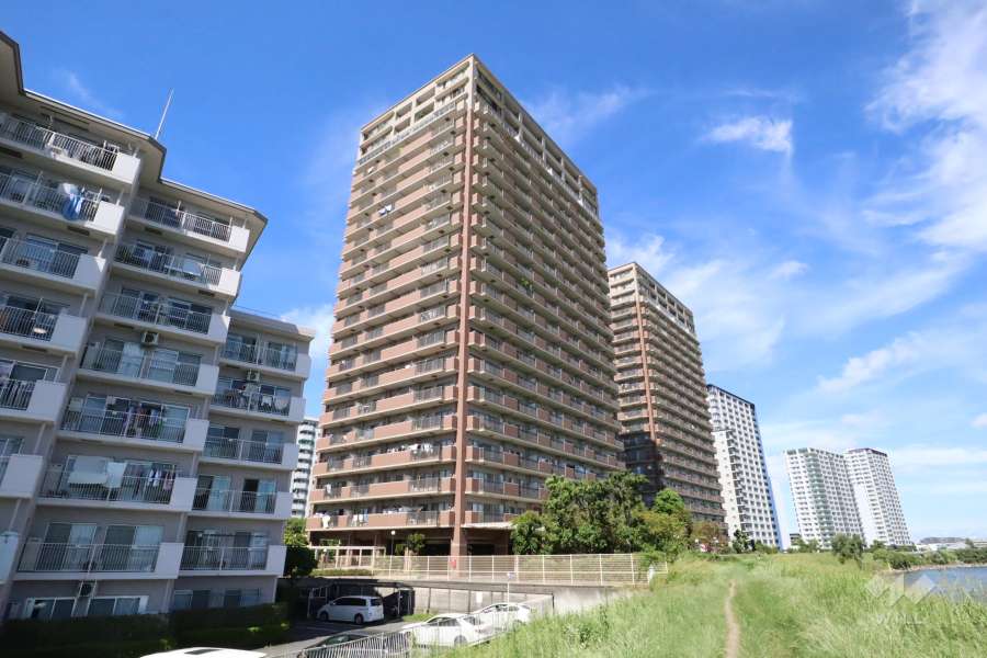 グランエステ川崎ツインタワー壱番館の外観（南東側から）