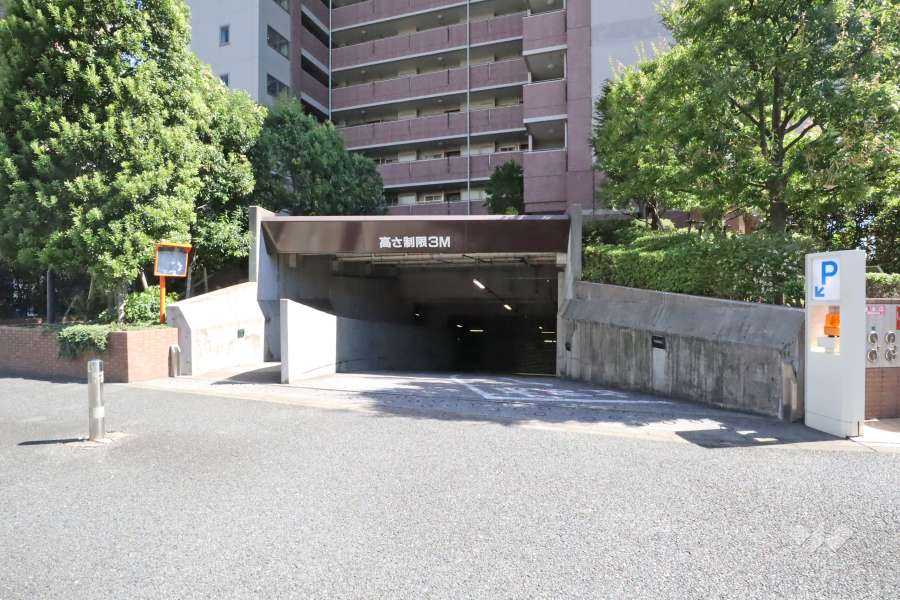 駐車場の出入り口