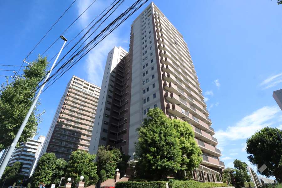 グランエステ川崎ツインタワー壱番館の外観（南西側から）