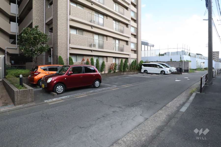 敷地内駐車場（屋外平面式）