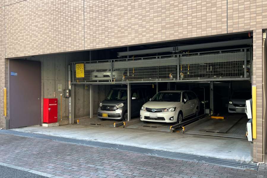 敷地内駐車場（屋内機械式）