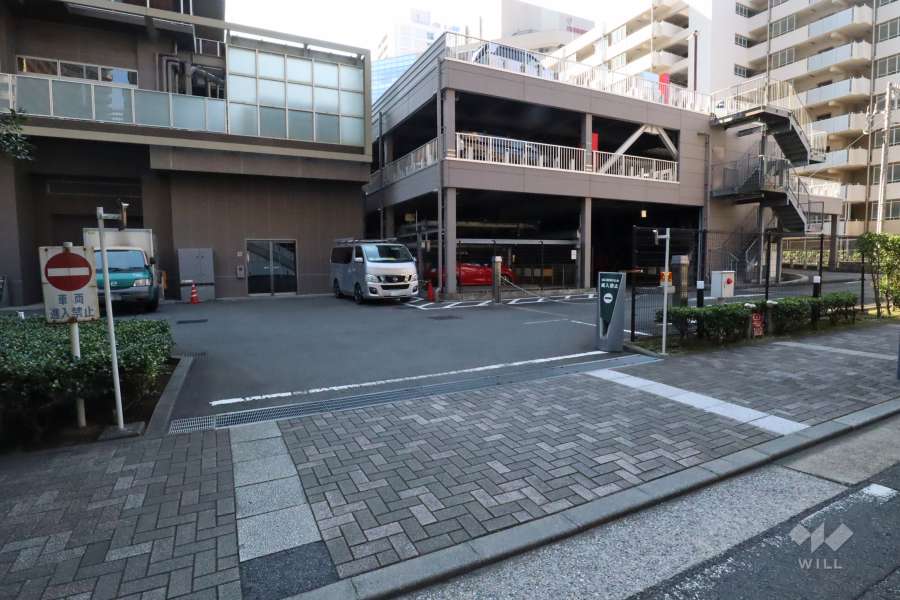 駐車場の出入り口　