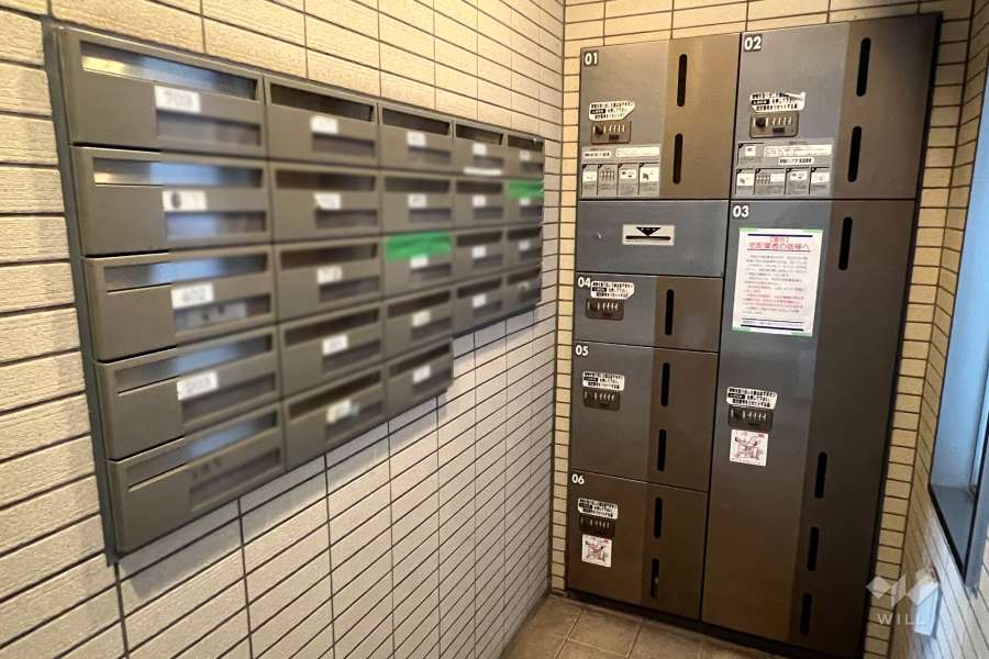 共用ポストと宅配ボックス