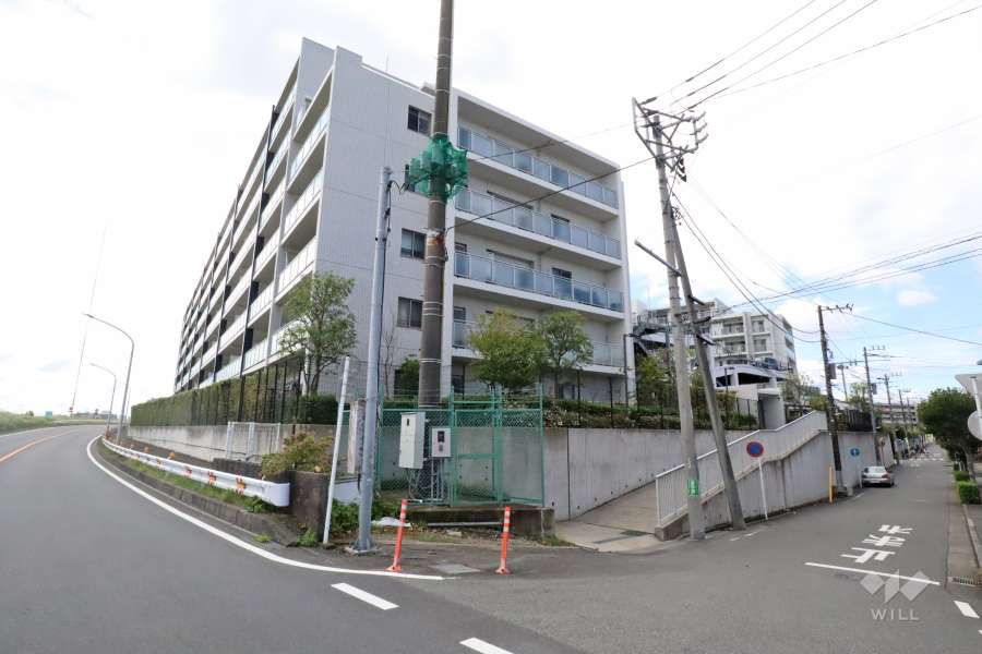 川崎多摩川ファインフィールズの外観(北東側かra)