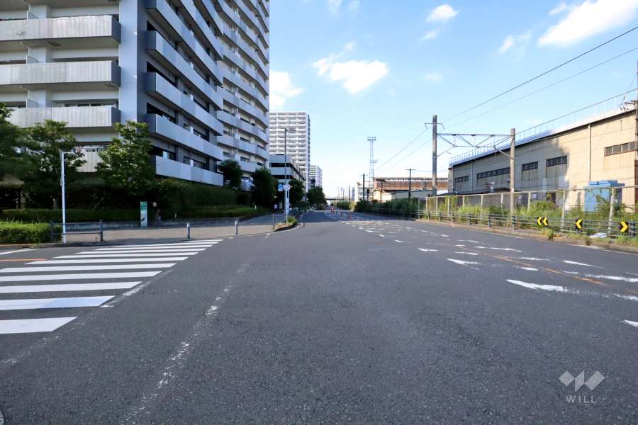 敷地東側の前面道路　