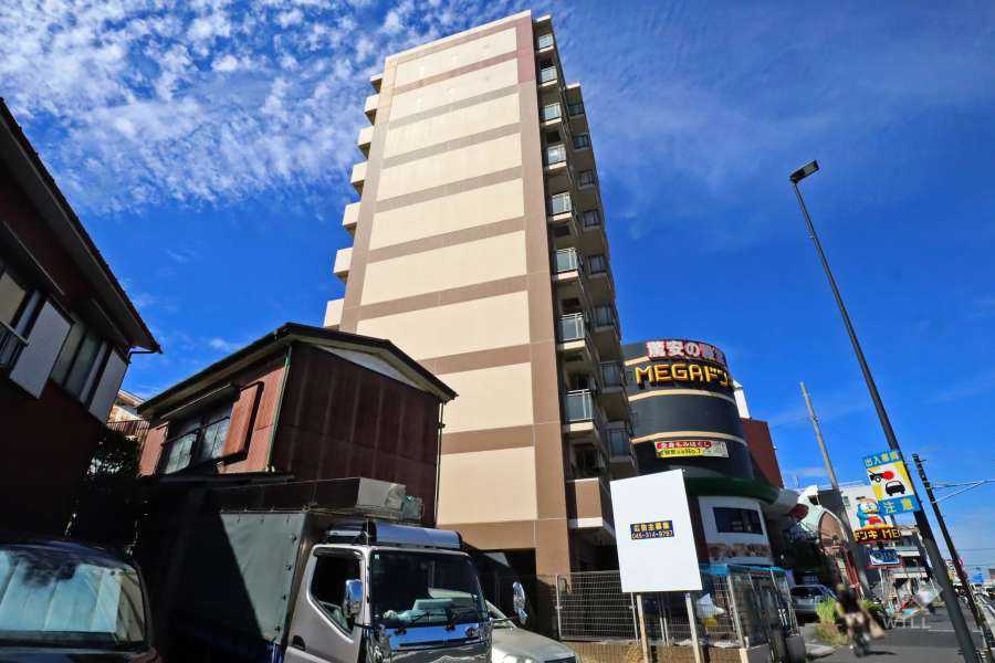 グランリーヴェル川崎WESTの外観(南東側から)