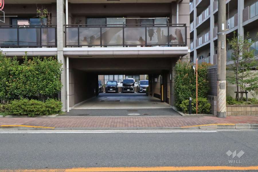 駐車場の出入り口