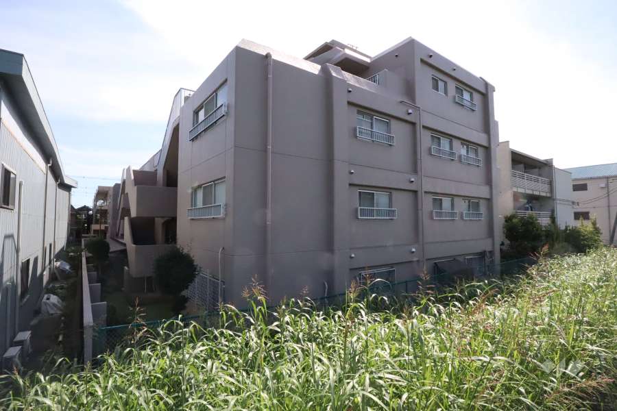 エンゼルハイム新川崎第2の外観(北西側から)