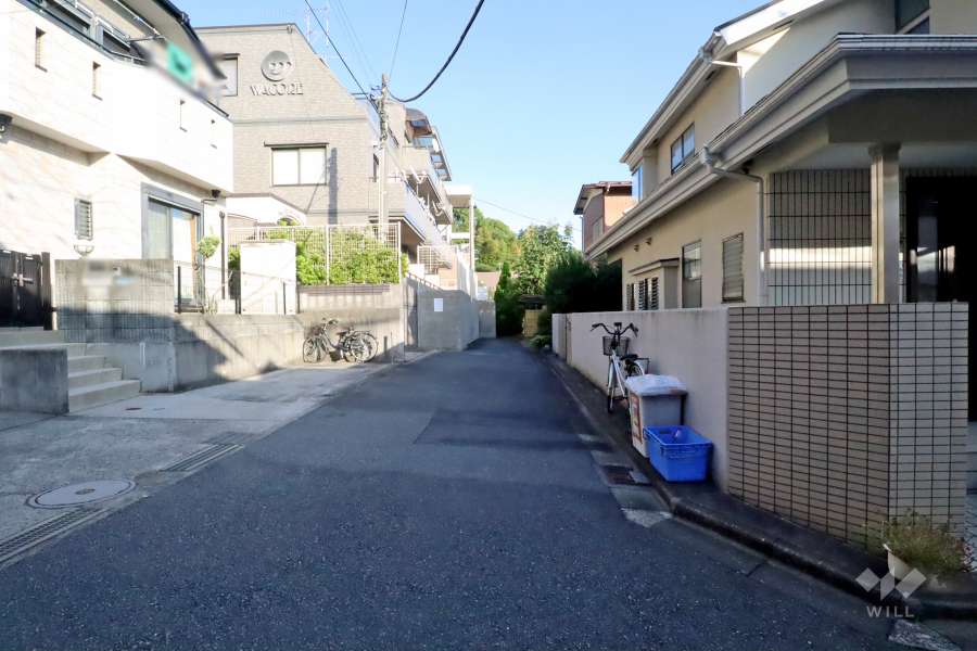 敷地南西側の前面道路
