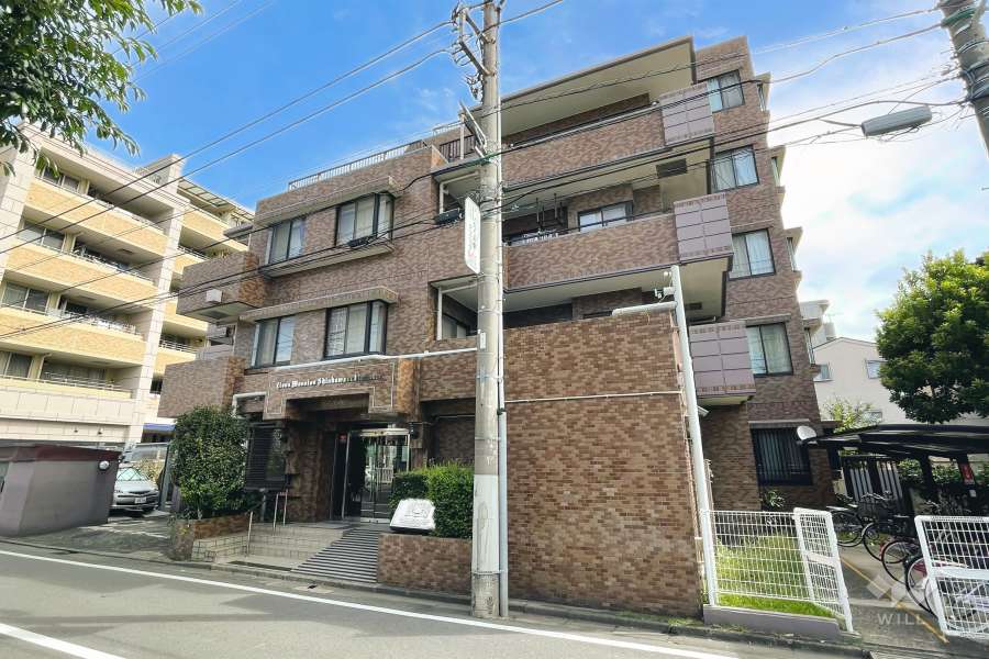 ライオンズマンション新川崎南の外観（南西側から）