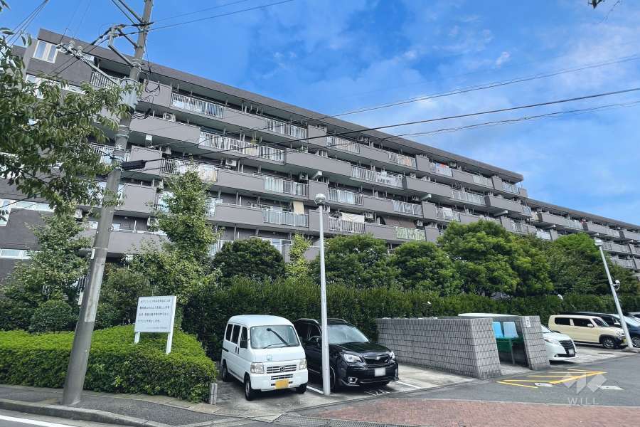シャルマン南加瀬2号棟の外観（南西側から）