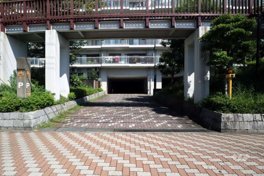 駐車場の出入り口