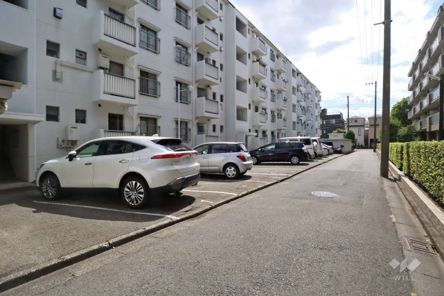 敷地内駐車場（屋外平面式）