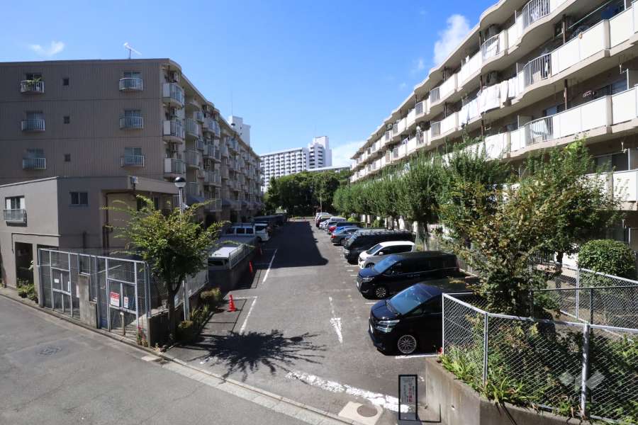 敷地内駐車場（屋外平面式）