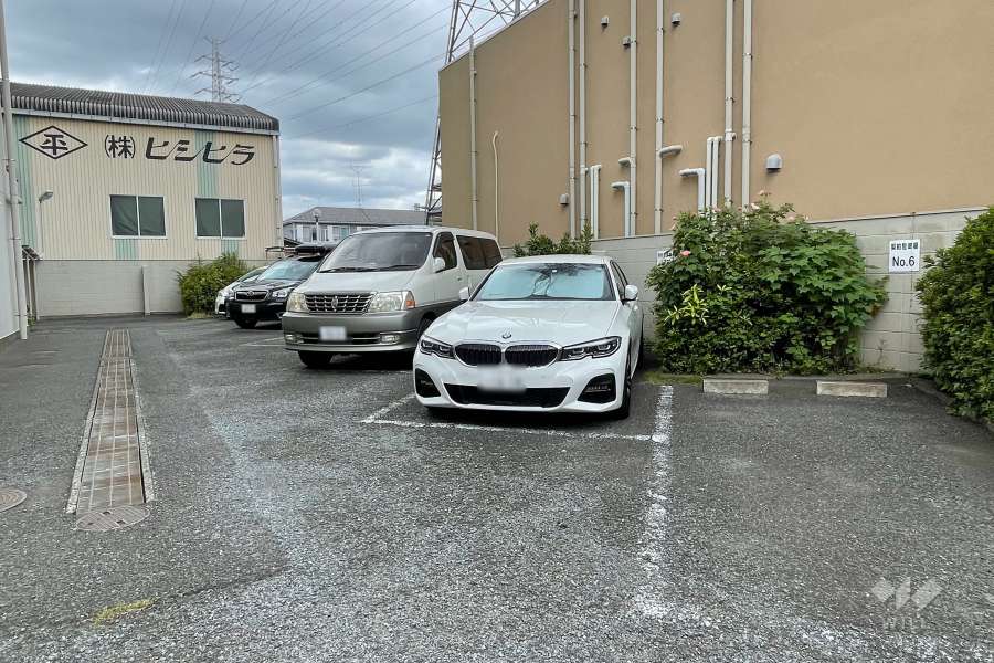 敷地内駐車場（屋外平面式）