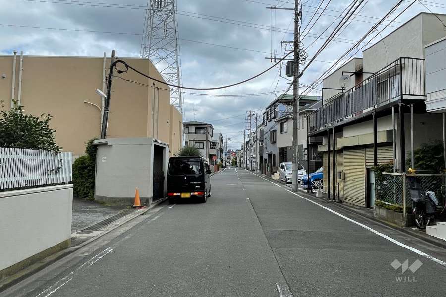 敷地東側の前面道路

