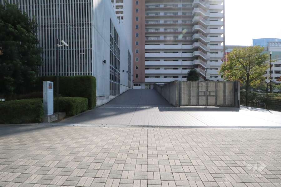 駐車場の出入り口　