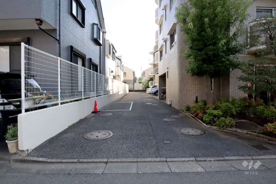 駐車場の出入り口