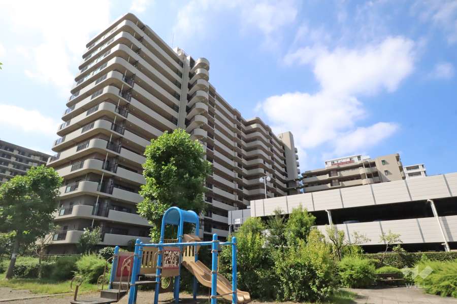 フェアロージュガーデンズ川崎の外観（北東側から）