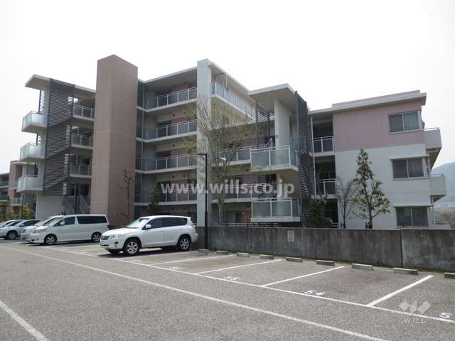 ルネサンクタスナシオンヒルズA棟の外観（北西側から）