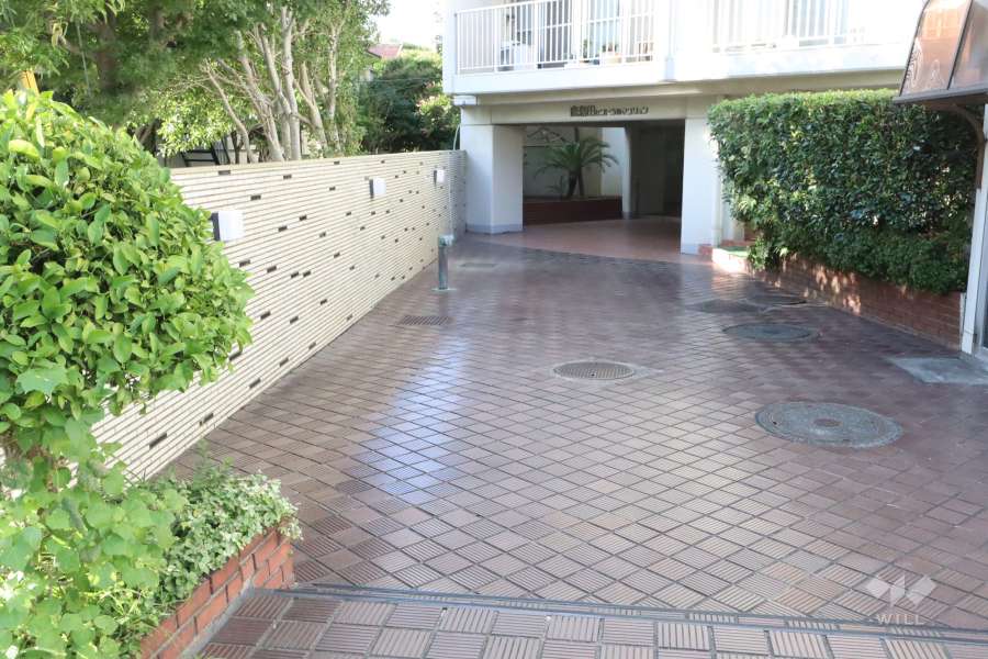 エントランスアプローチ　