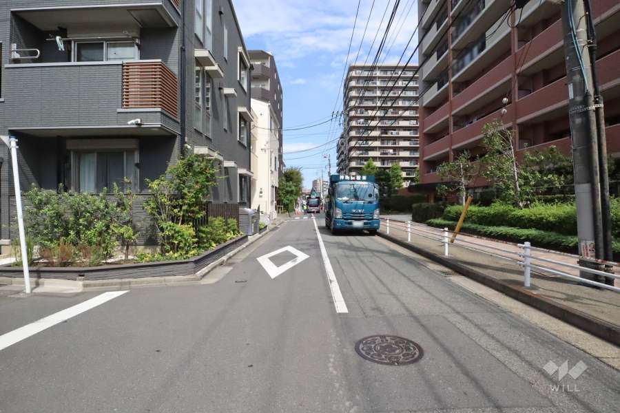 敷地東側の前面道路　