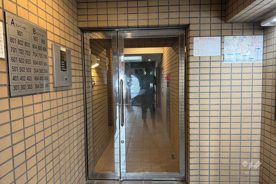 エントランスはオートロック付きです。