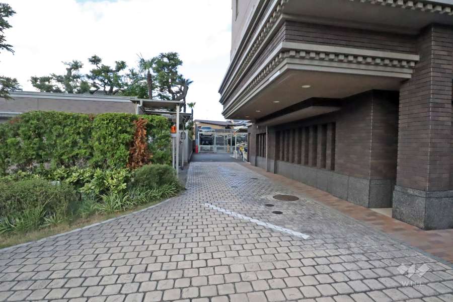 駐車場の出入り口