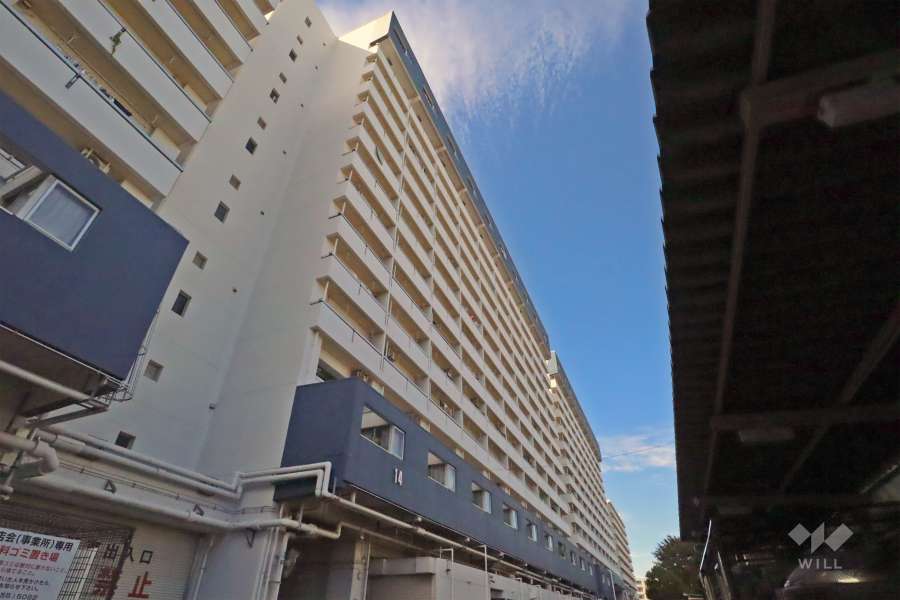 河原町団地14号棟の外観（南東側から）