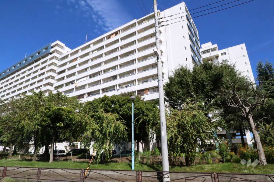 河原町団地15号棟の外観（南西側から）