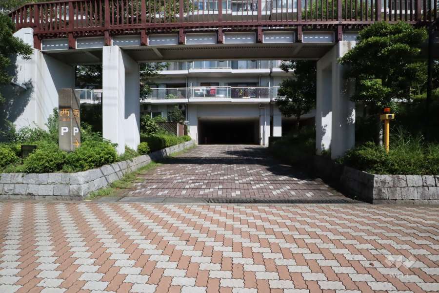 駐車場の出入り口