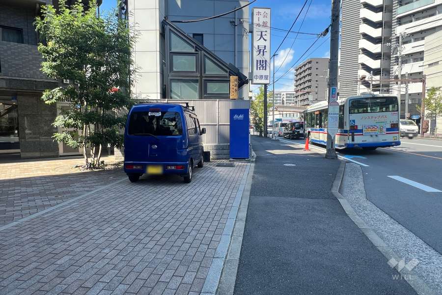 敷地北東側の前面道路