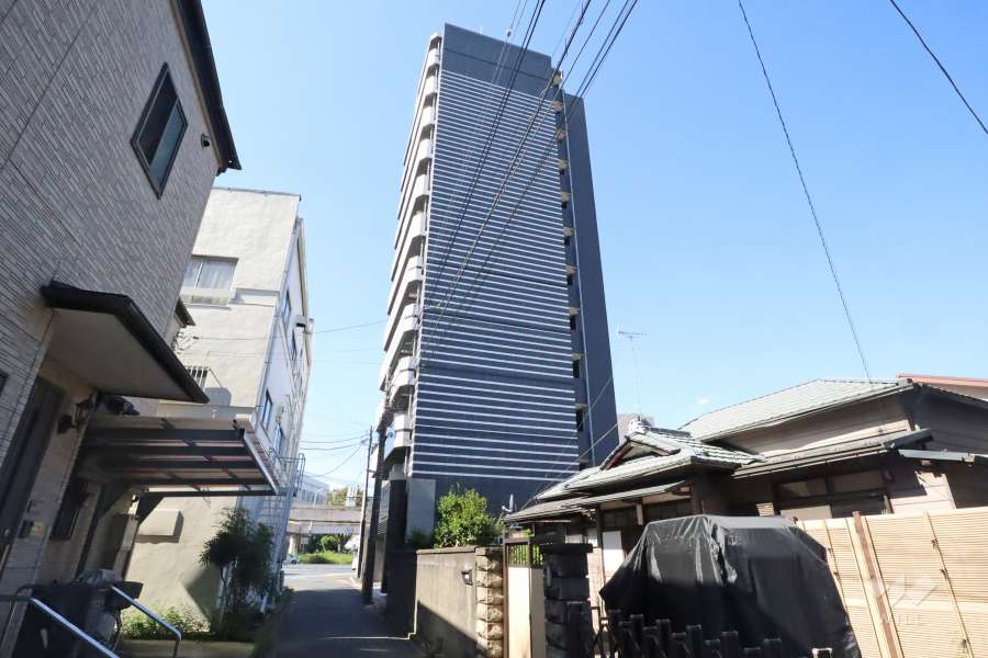 メインステージ川崎クロシア1の外観(南東側から)