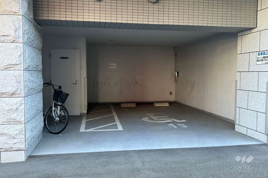 敷地内駐車場（屋内平面式）
