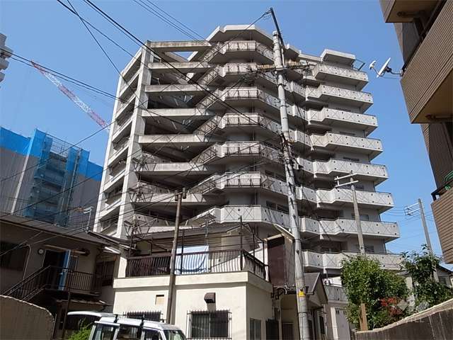 ロータリー宝塚南口の外観（南東側から）