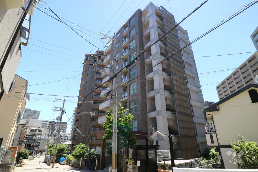 ロータリー宝塚南口の外観（北東側から）