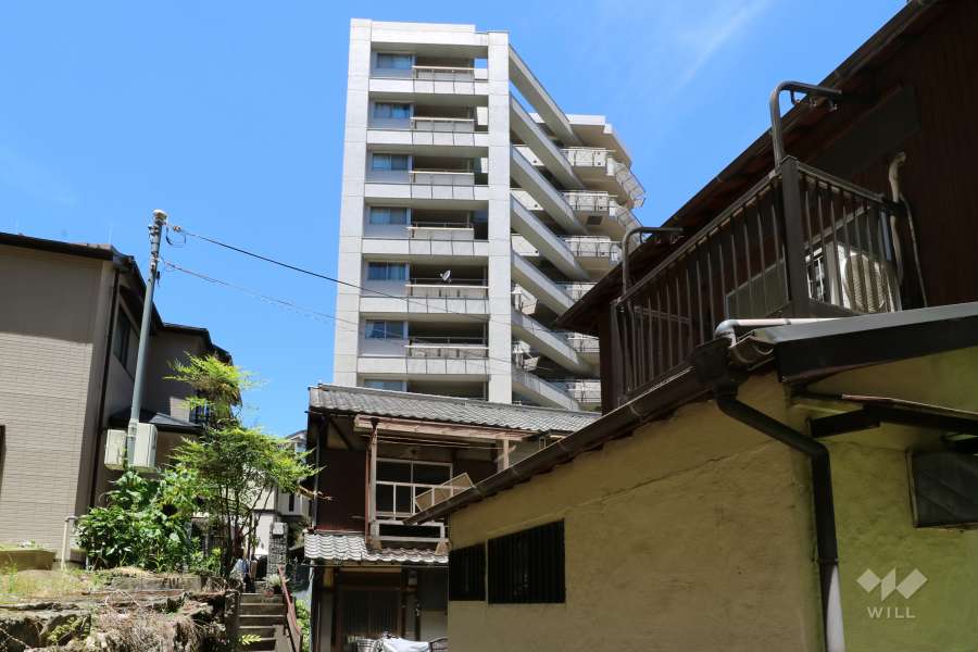 ロータリー宝塚南口の外観（南側から）