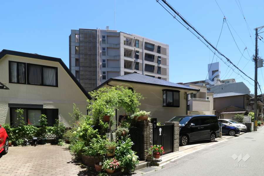 ロータリー宝塚南口の外観（北西側から）