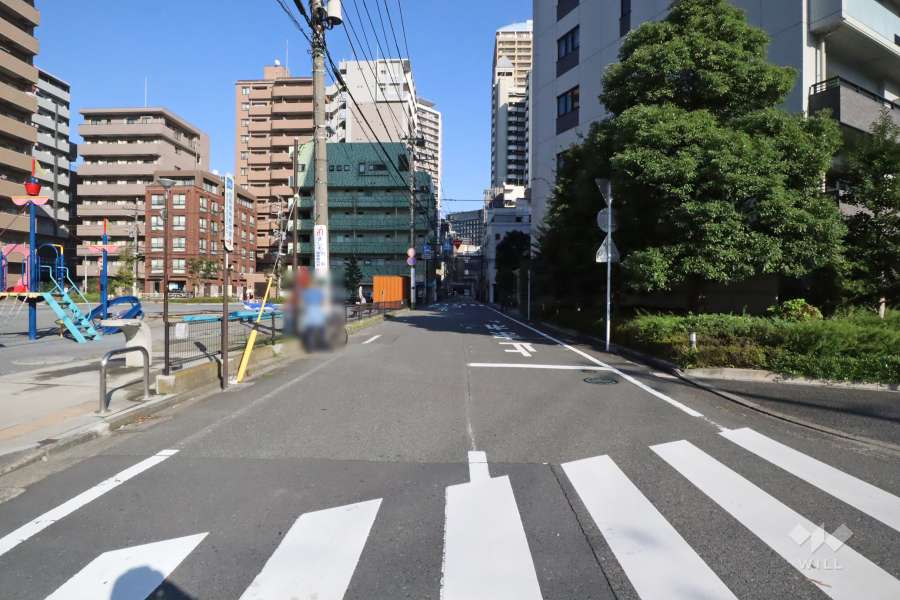 敷地北側の前面道路