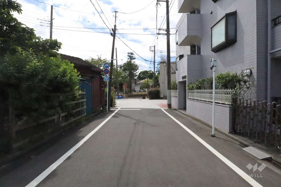 敷地南東側の前面道路　