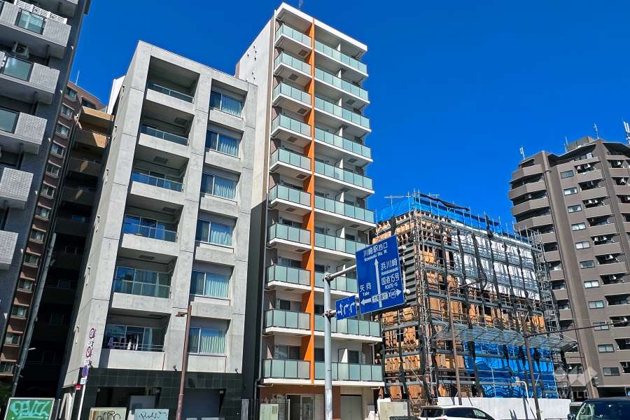 フェルクルール川崎の外観（南西側から）