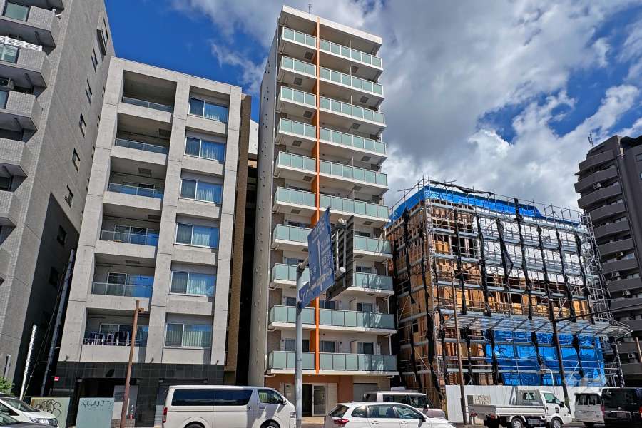 フェルクルール川崎の外観（南西側から）