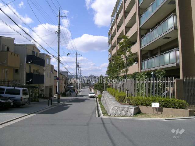 周辺は区画の整った住宅地